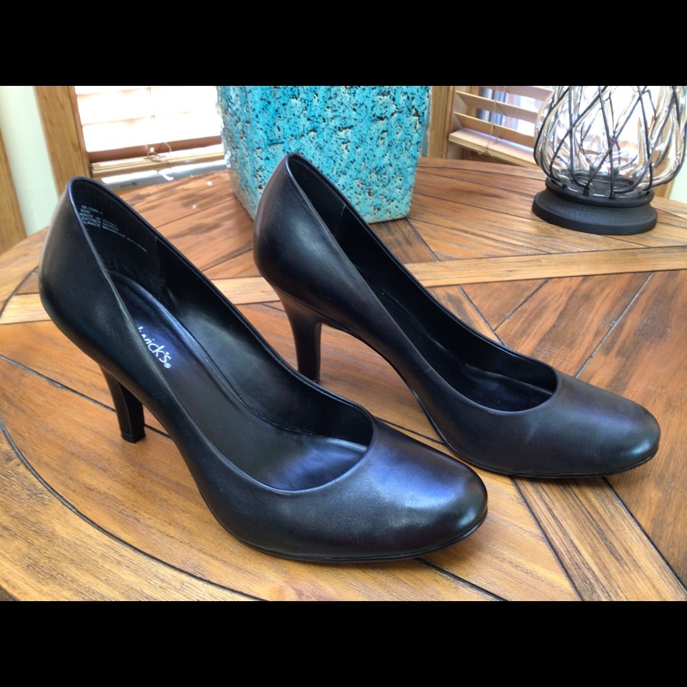 Chadwick’s ladies black leather 4” heels.